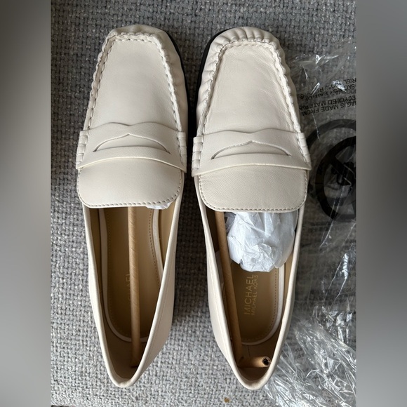 BNWT Michael Kors Leather Loafers β Size 8.5M - Picture 6 of 14